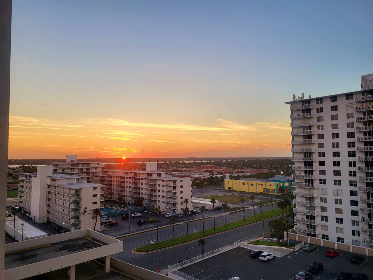 Daytona Beach view/Sunset view Studio w/kitchen - Apartment