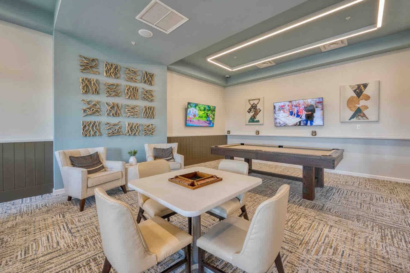 Urban Hip Disney condo with FREE Water Park!