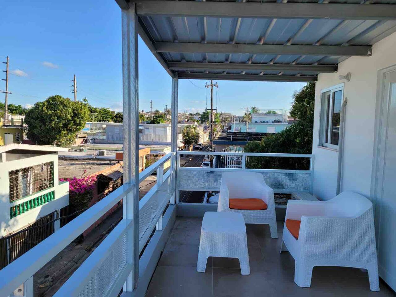 3BR Budget Beach Getaway, 15 mins walk to Beach — San Juan — vacation rental