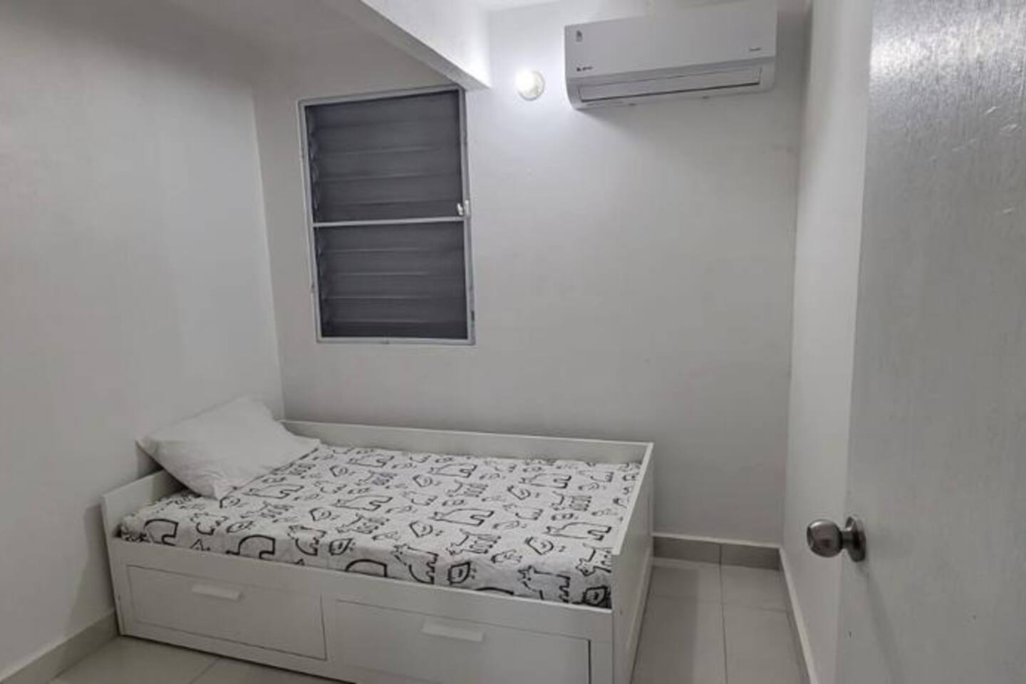3BR Budget Beach Getaway, 15 mins walk to Beach