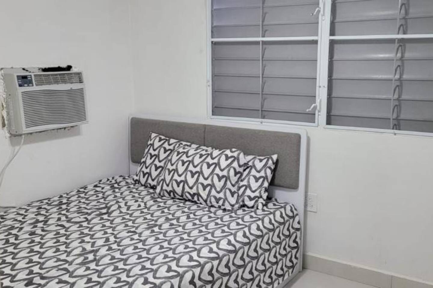 3BR Budget Beach Getaway, 15 mins walk to Beach