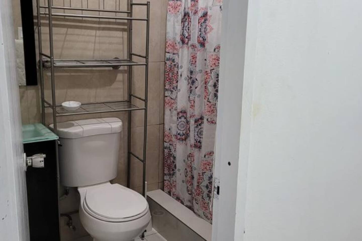 3BR Budget Beach Getaway, 15 mins walk to Beach