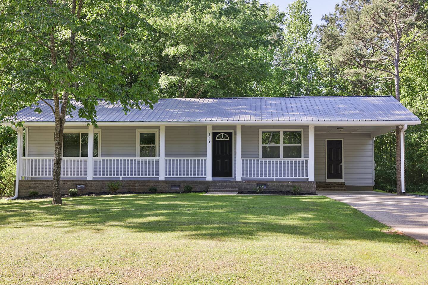 Cute Rancher near Choccolocco Park w/King Bed!