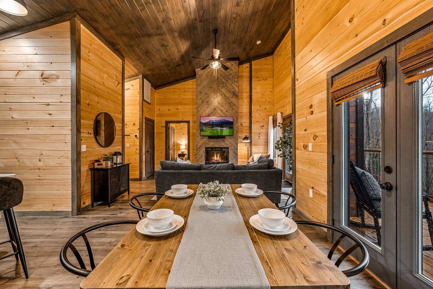 Mountain Cabin Couples Retreat Hot Tub