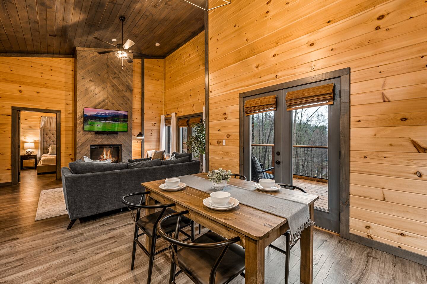 Mountain Cabin Couples Retreat Hot Tub
