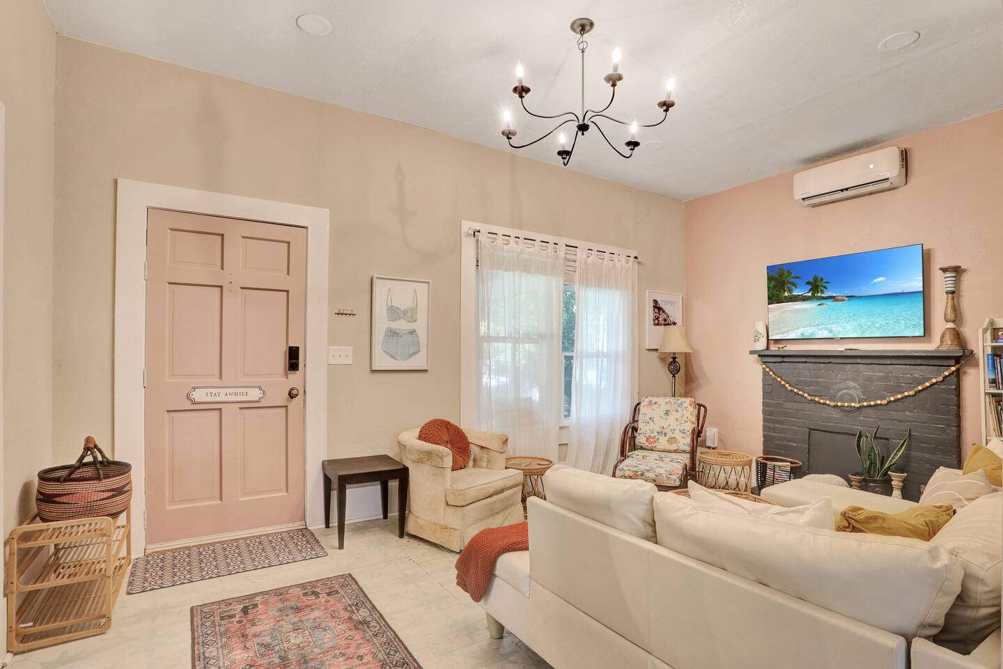 Historic Spring Cottage -Sleeps 5, Pets welcome!