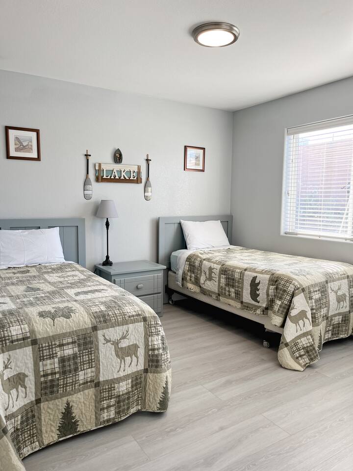 Havasu Escape | Sleeps 8 | Parking
