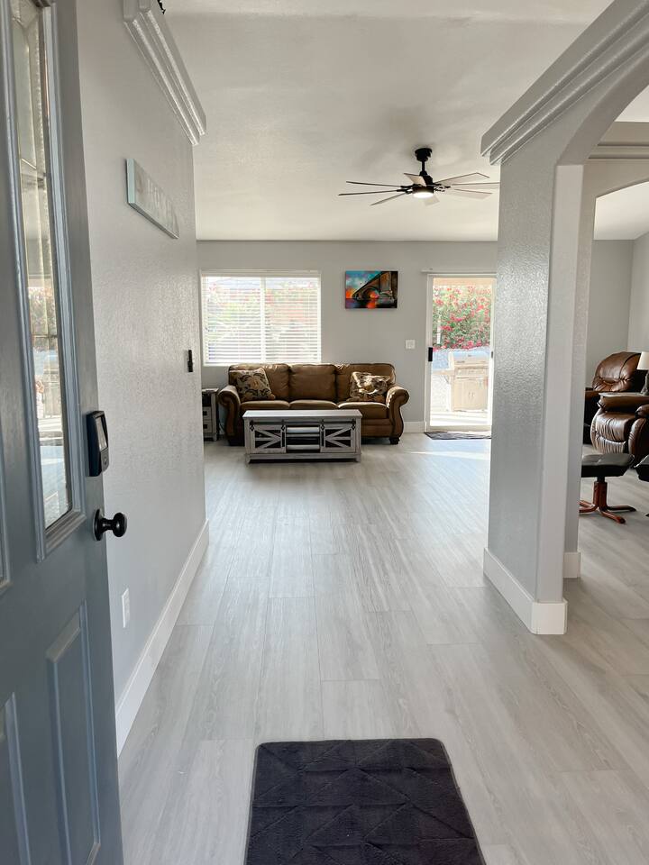 Havasu Escape | Sleeps 8 | Parking