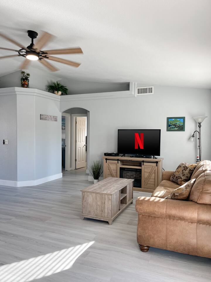 Havasu Escape | Sleeps 8 | Parking