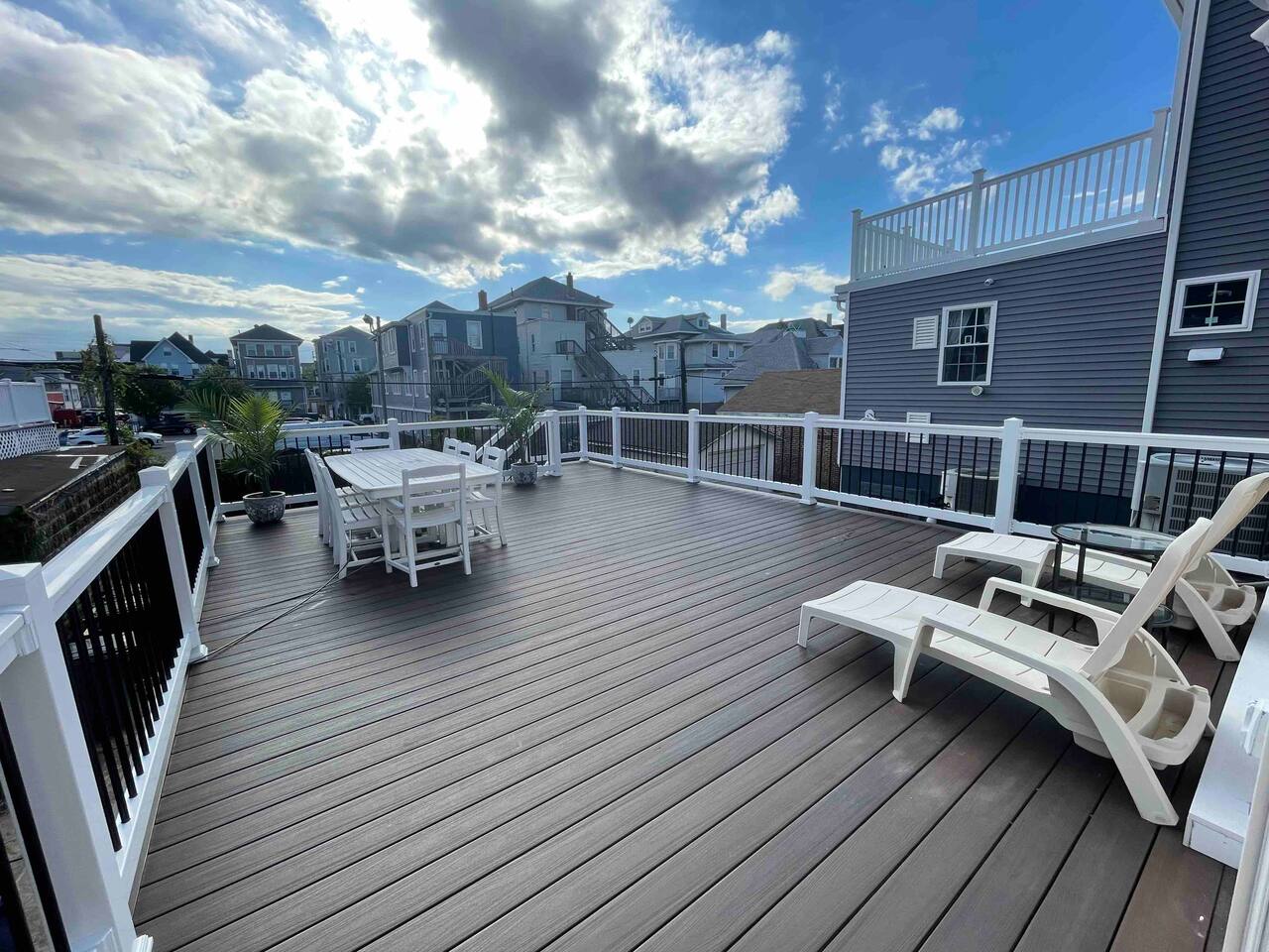 Big Deck Energy-1 block to Beach & Boardwalk