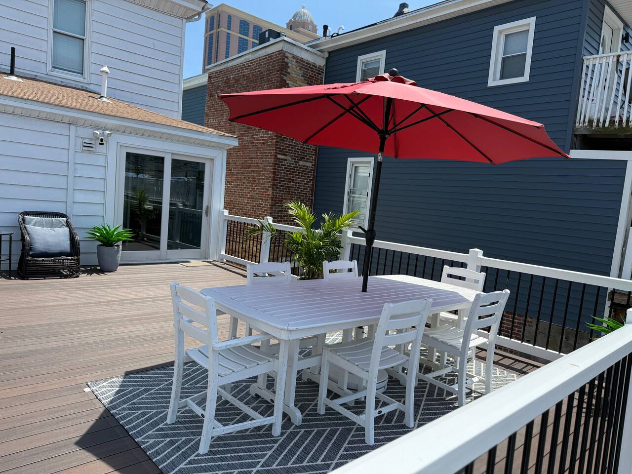 Big Deck Energy-1 block to Beach & Boardwalk