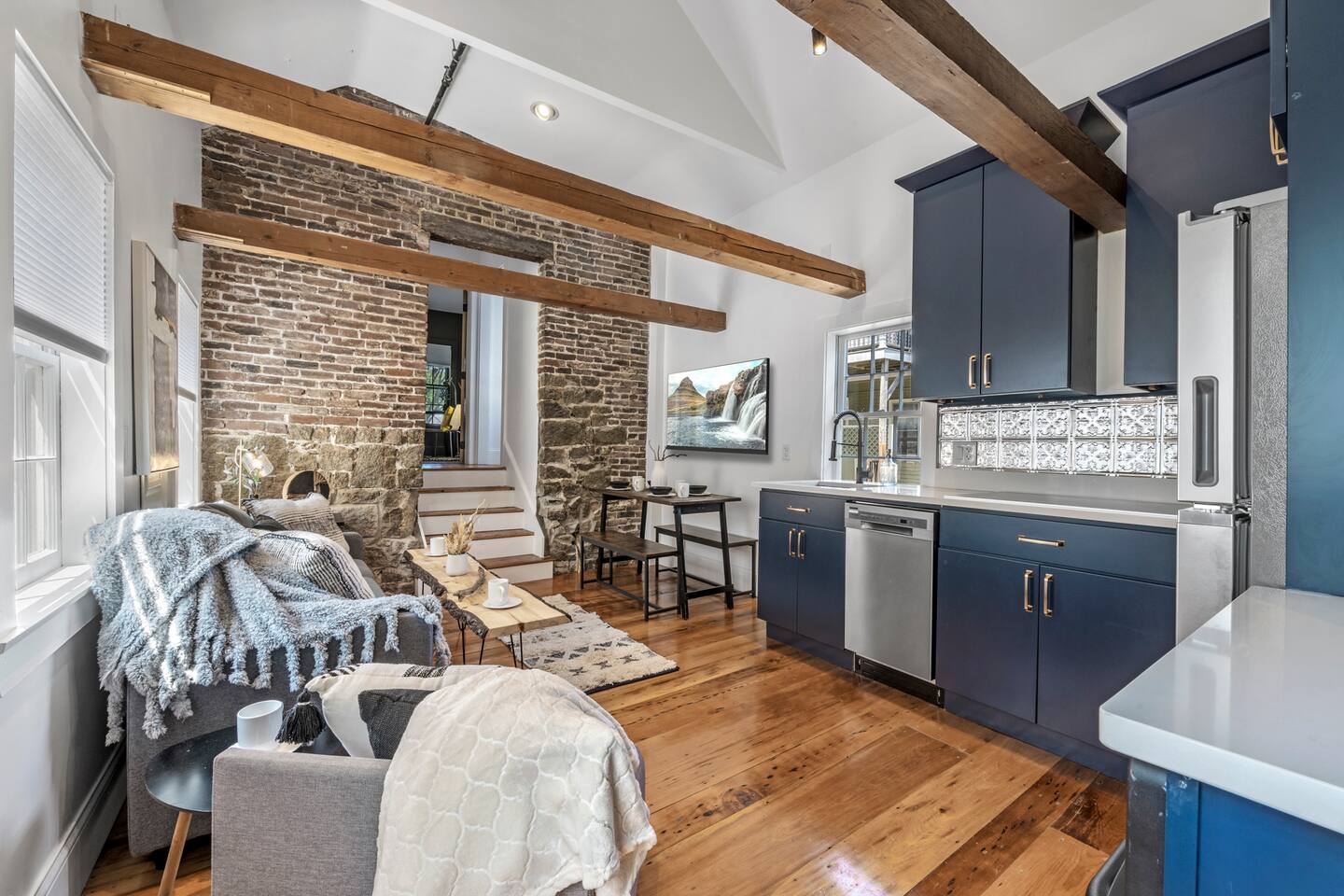 The Bookstore|King Beds|Walk2Beach|Private Parking — Rockport — vacation rental