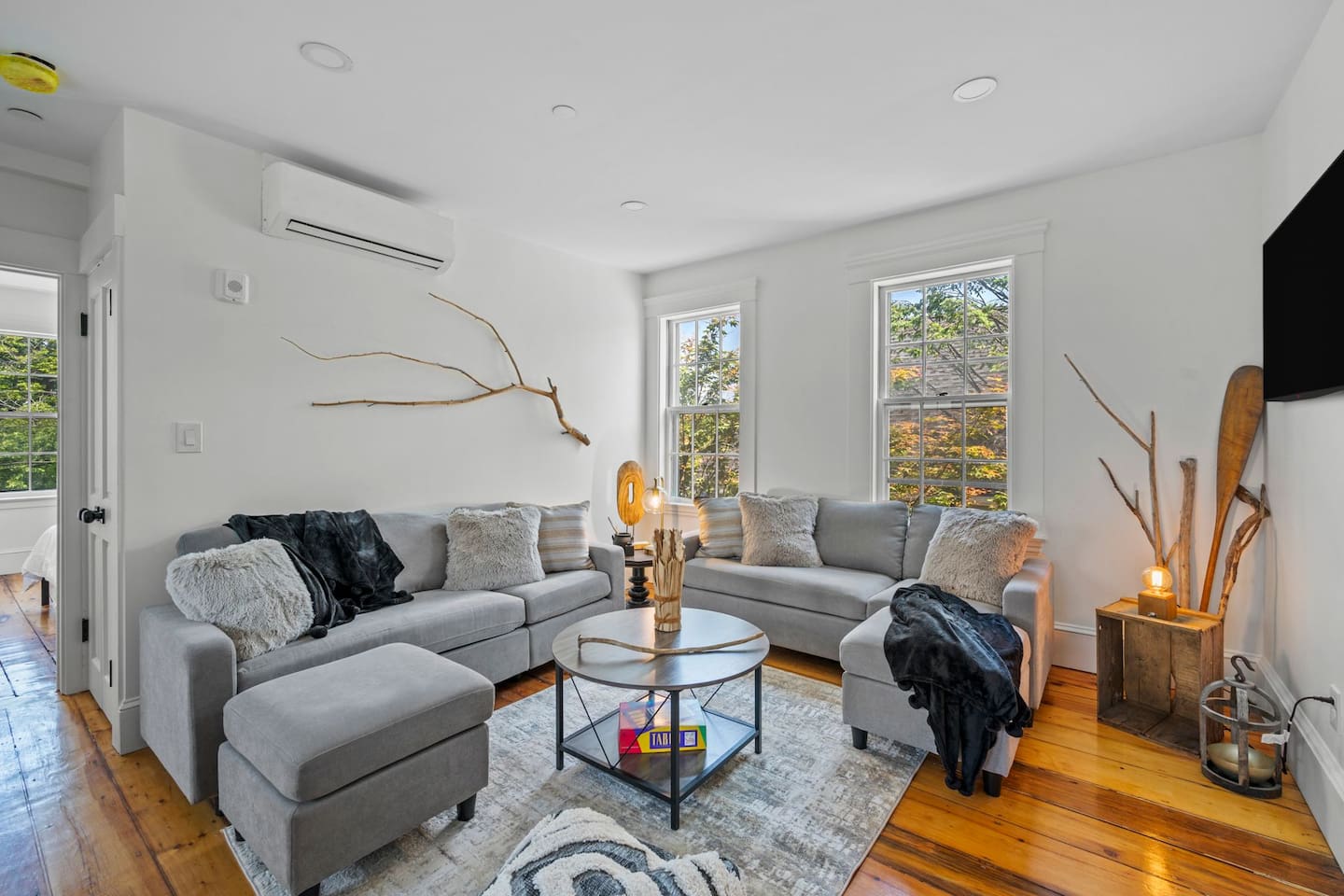 Balcony|KING Suite|Walk2Beach+Bearskin|Parking — Rockport — vacation rental