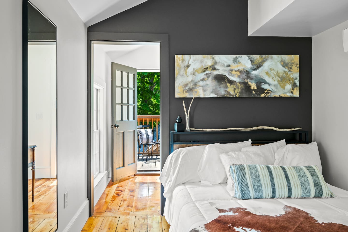 Balcony|KING Suite|Walk2Beach+Bearskin|Parking