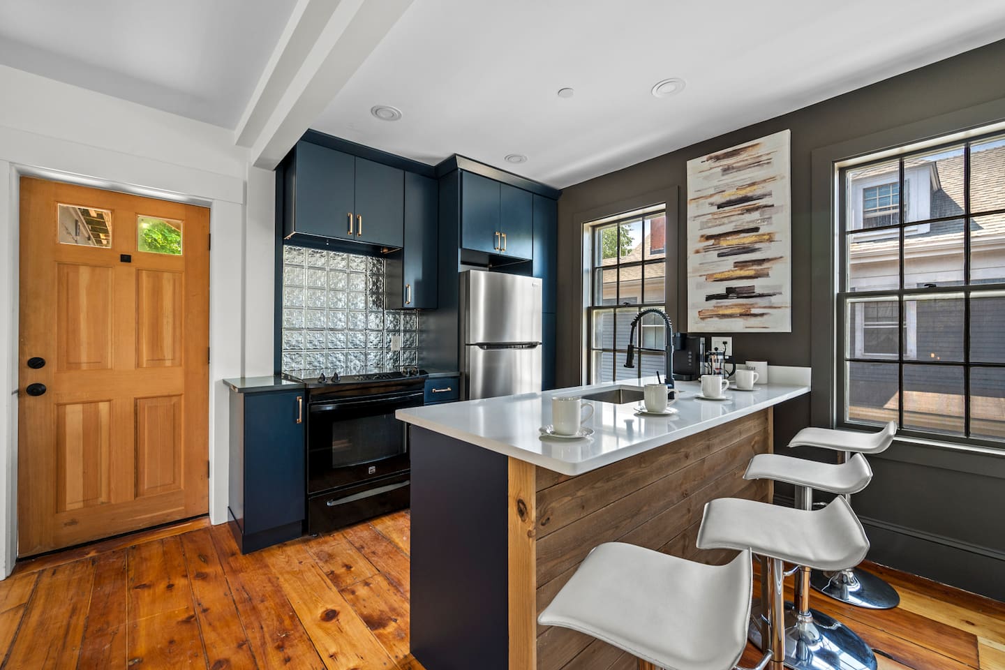Balcony|KING Suite|Walk2Beach+Bearskin|Parking