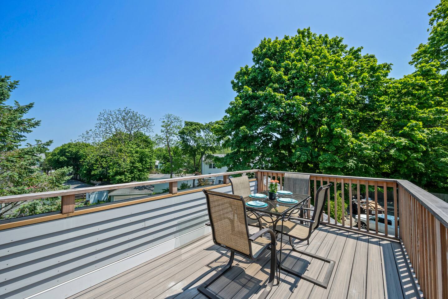Downtown Rockport|King Bed w/Parking|Walk to Train