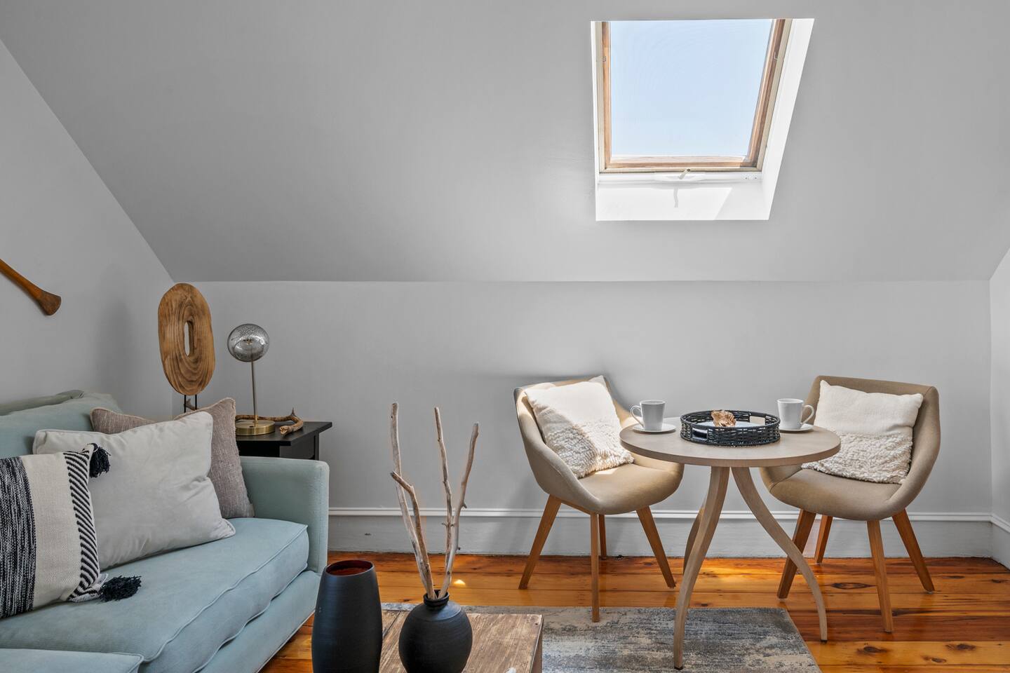 Downtown Rockport|King Bed w/Parking|Walk to Train