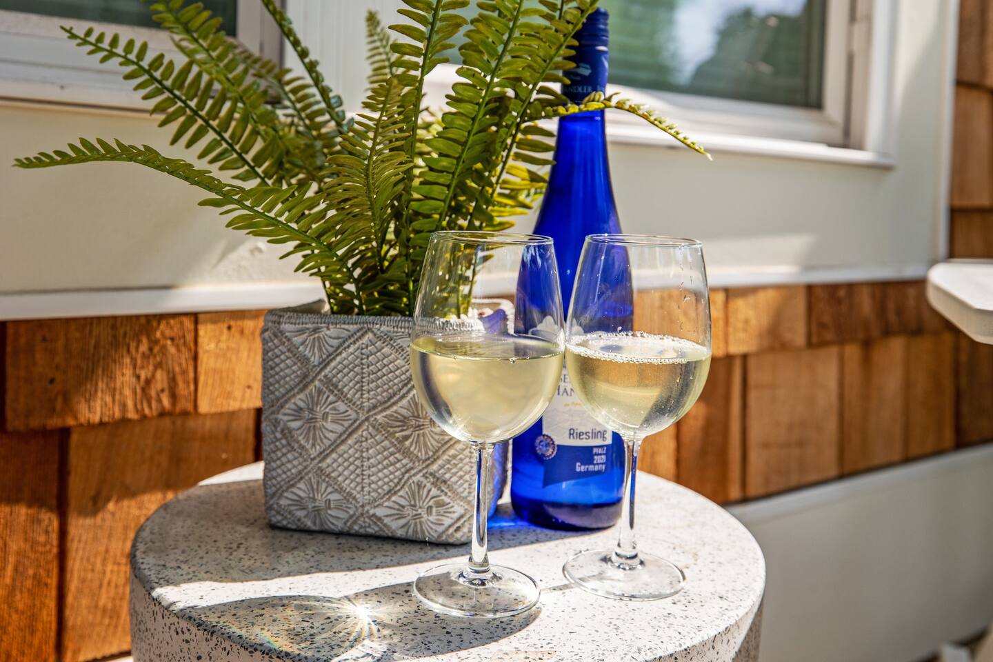 Stunner Downtown Modern | King Bed | Pet Friendly!
