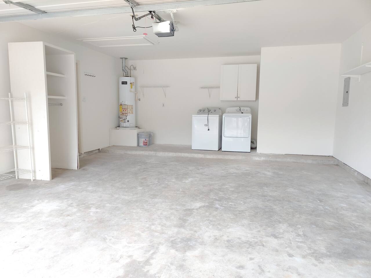 Near Woodlands • Pool • Pets OK!