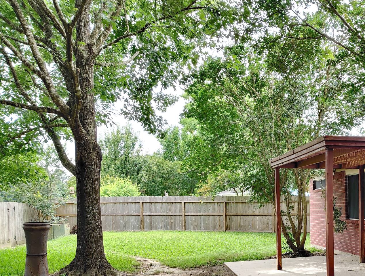 Near Woodlands • Pool • Pets OK!