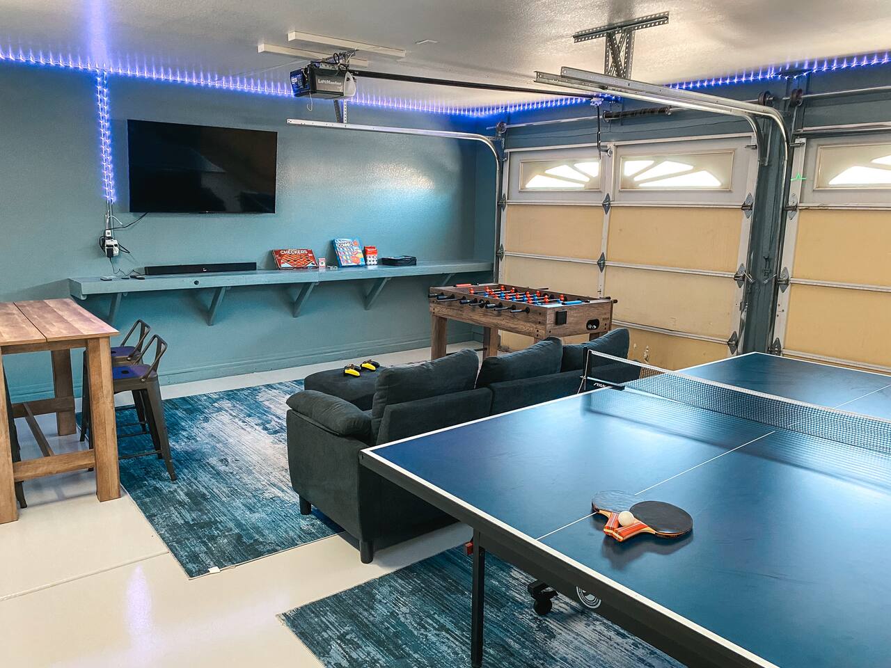 Tropic Vibes | Pet-friendly | Sleeps 8 | Firepit