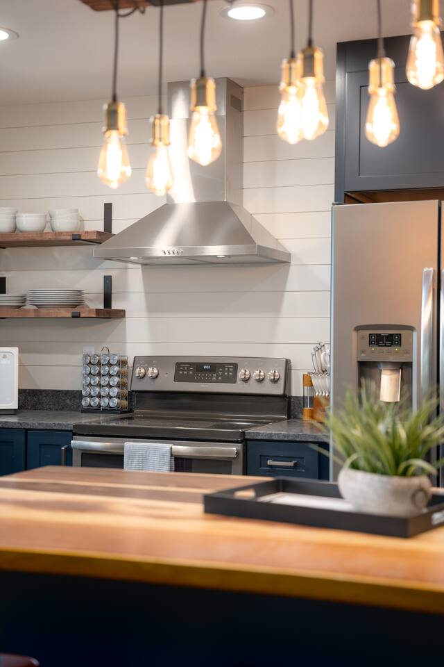 Indigo Collective - Modern Comfort & Bold Design