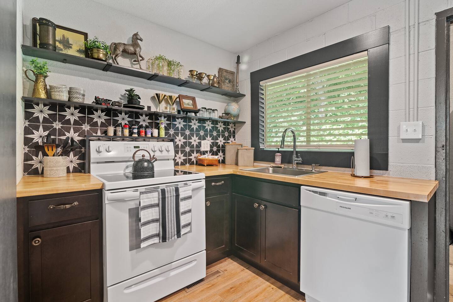 Vintage Ships Inn Duplex-MHK