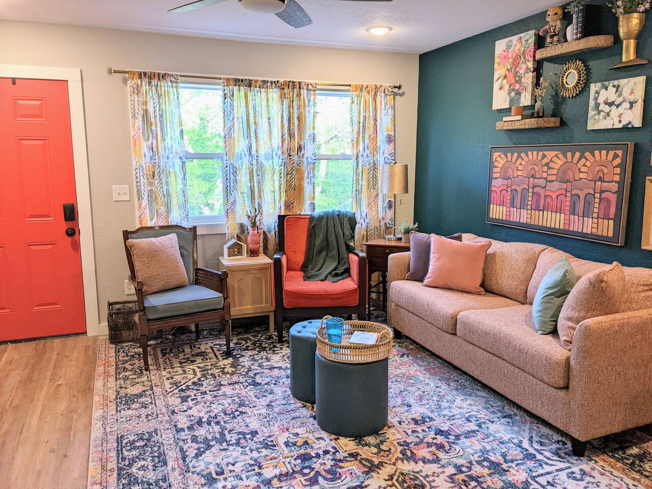 Unique Stay w/Fun Vibes! King&Queen beds