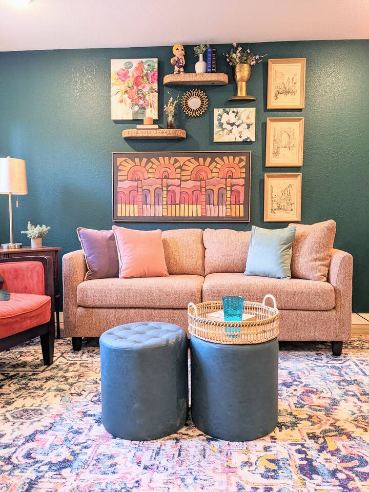 Unique Stay w/Fun Vibes! King&Queen beds