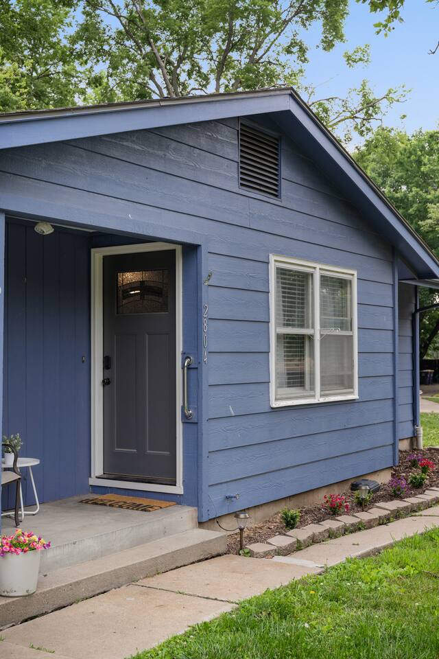1 mile to KSU FBall! King Bed, Great Neighborhood