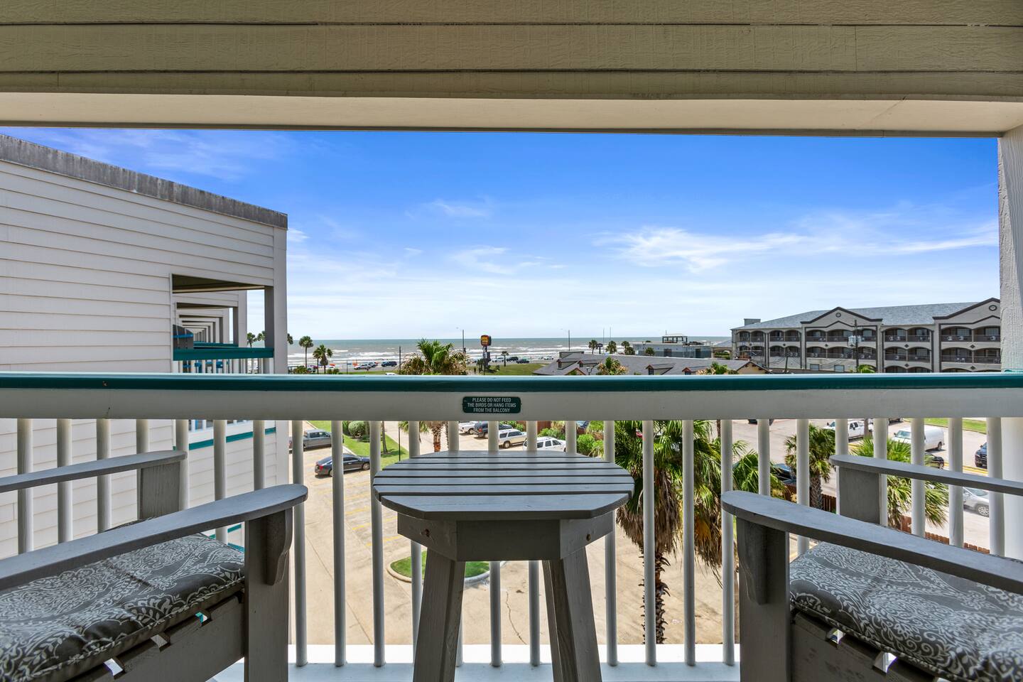 Stunning Ocean Oasis: Pools, Views, Great Location