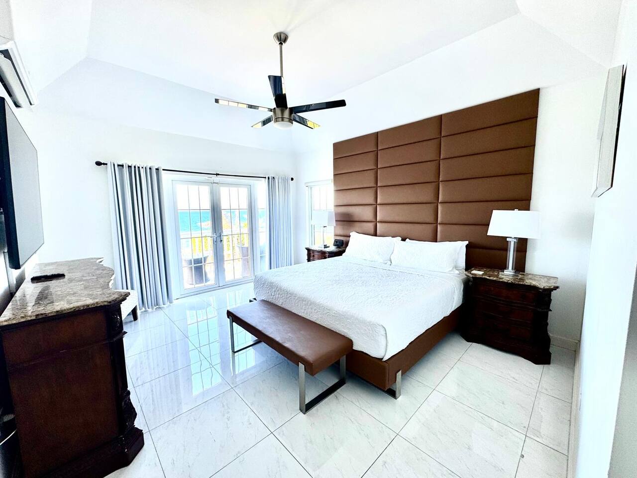 Luxury Negril 2BR Villa | Ocean Views Beach & Pool