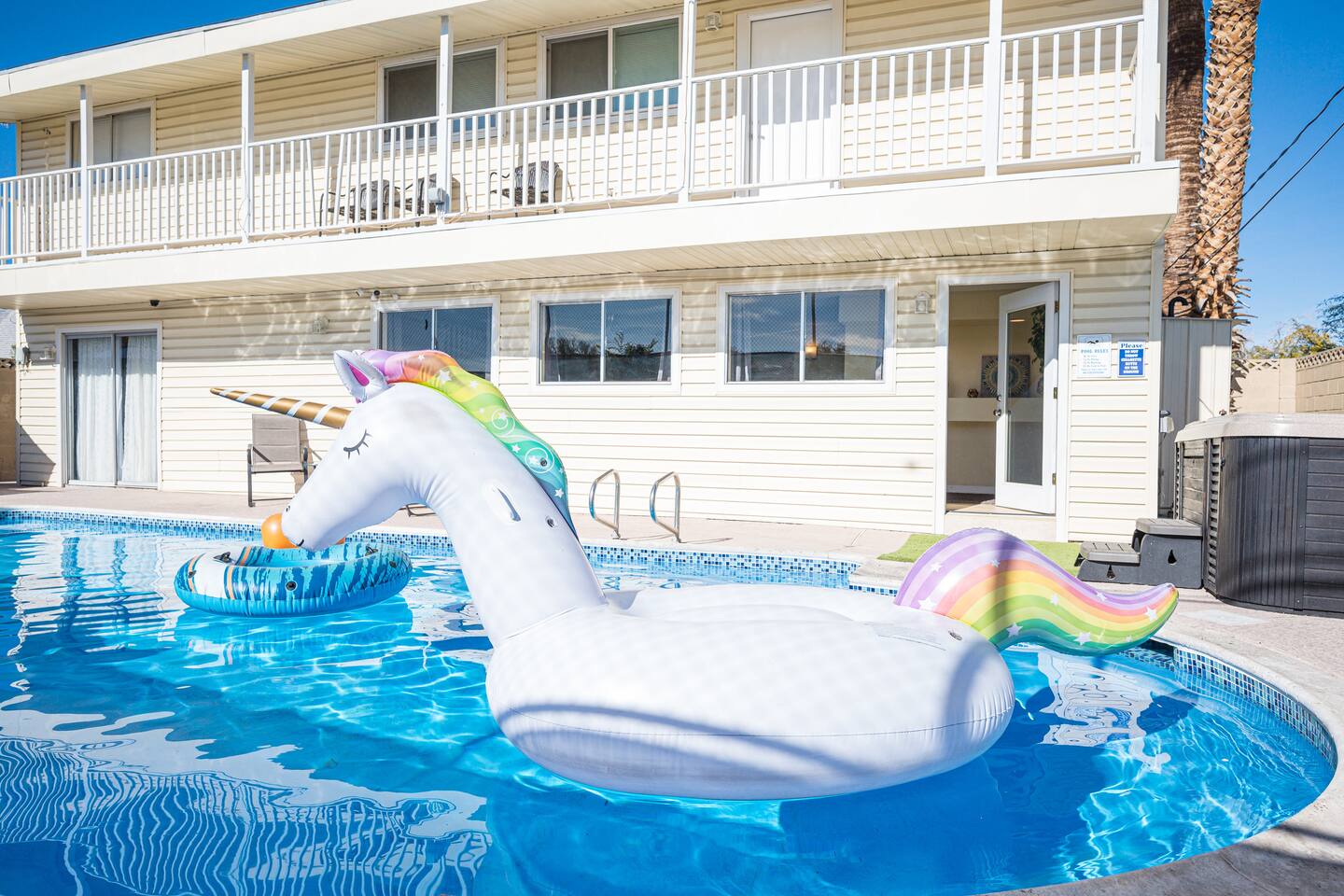 15 Beds, Heated Pool, Near Strip | Vibes dot Vegas