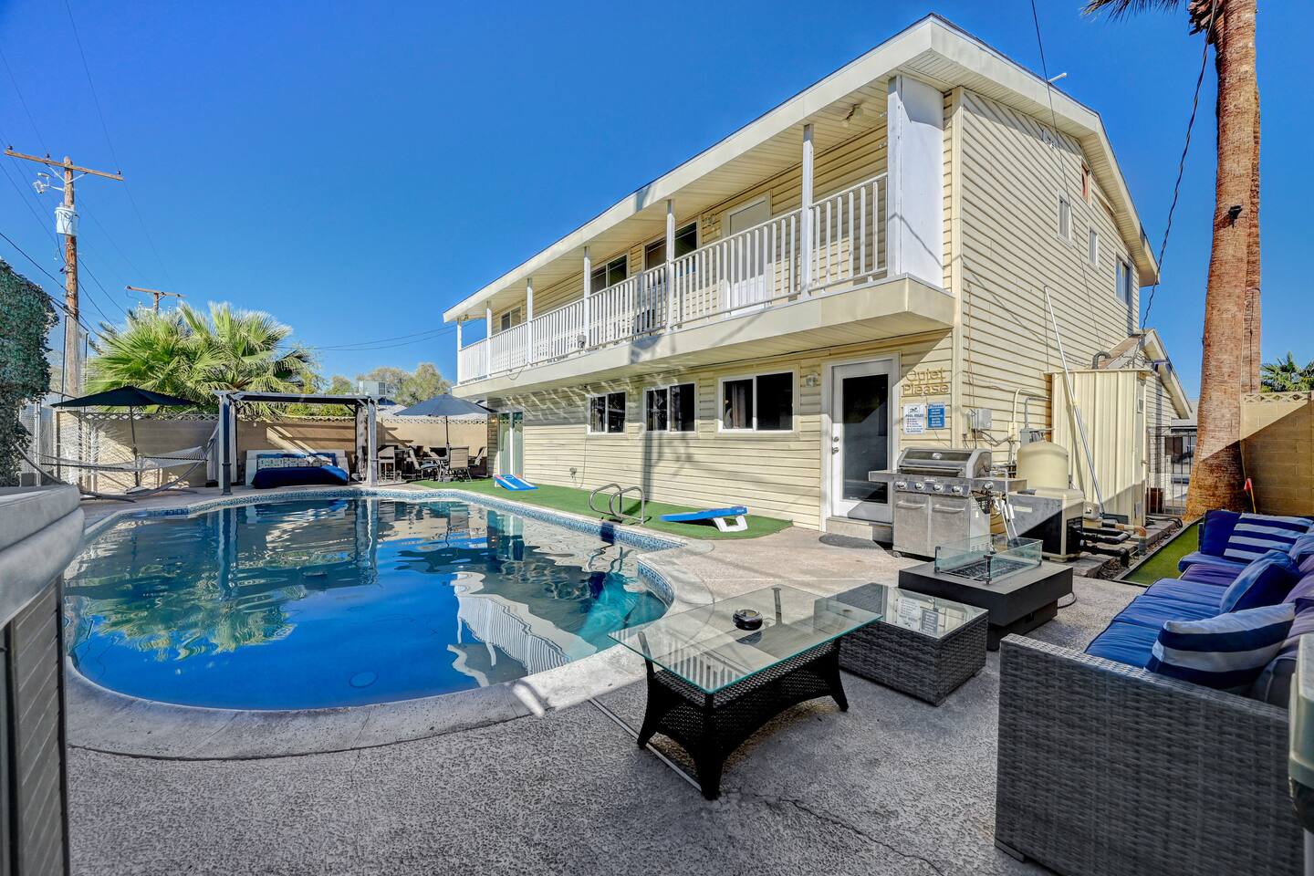 15 Beds, Heated Pool, Near Strip | Vibes dot Vegas