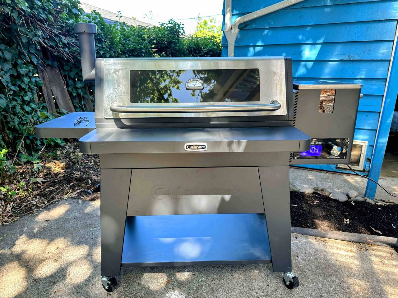 Clean Comfy House with Hot Tub, Pool Table, & BBQ