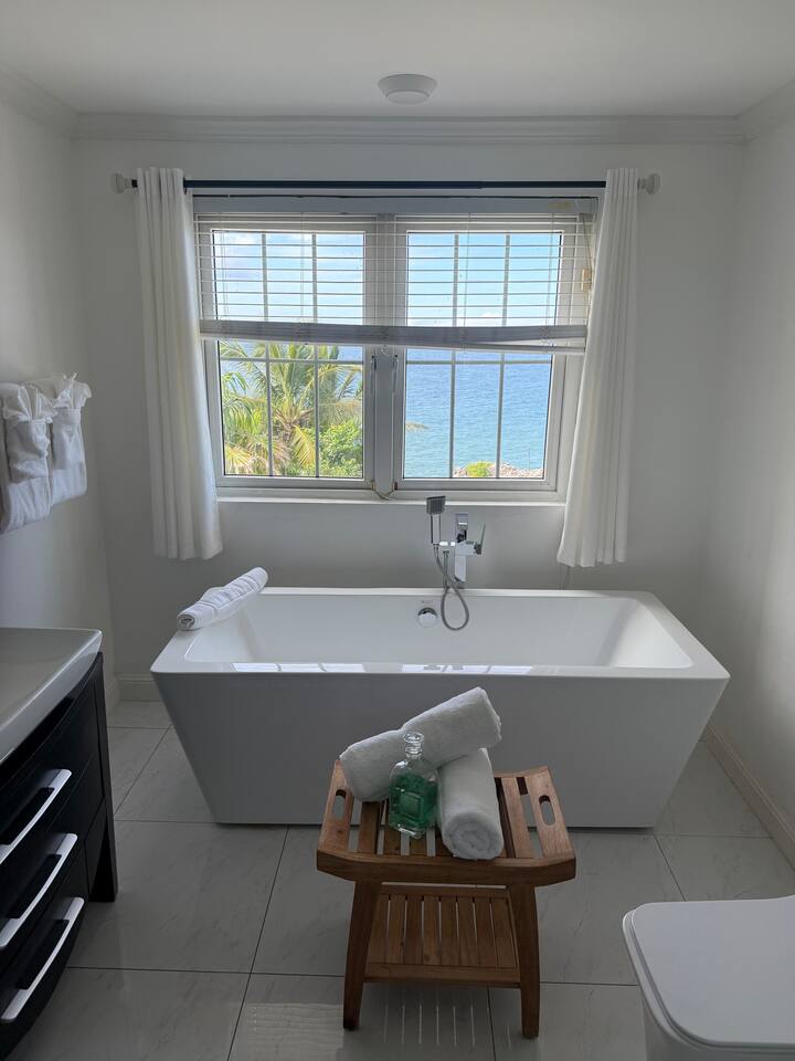 Luxury Negril 3BR Villa | Ocean Views Beach & Pool