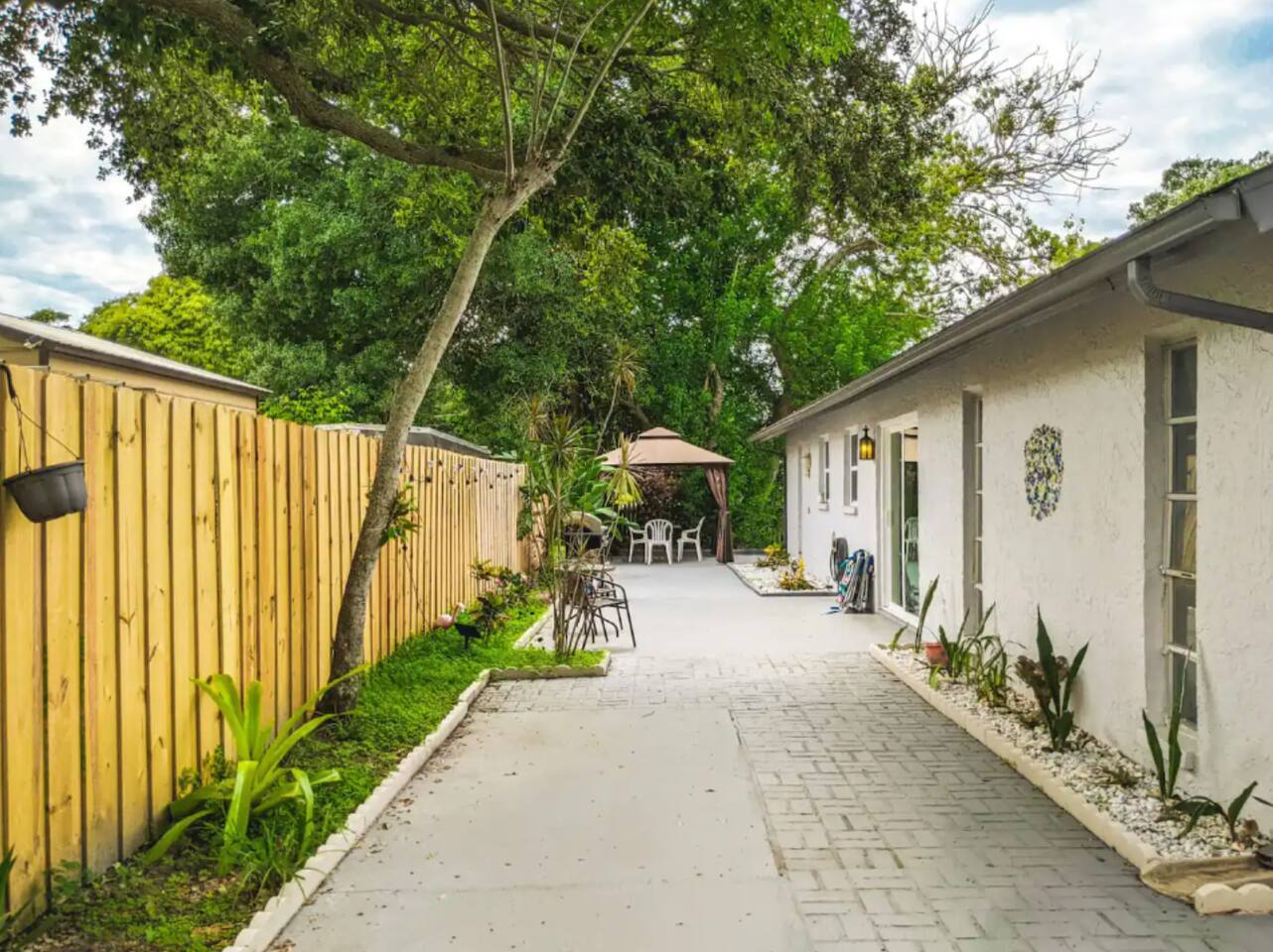 COZY HOME/MINS FROM BEACH/WATER PARK/DOWNTOWN/GOLF