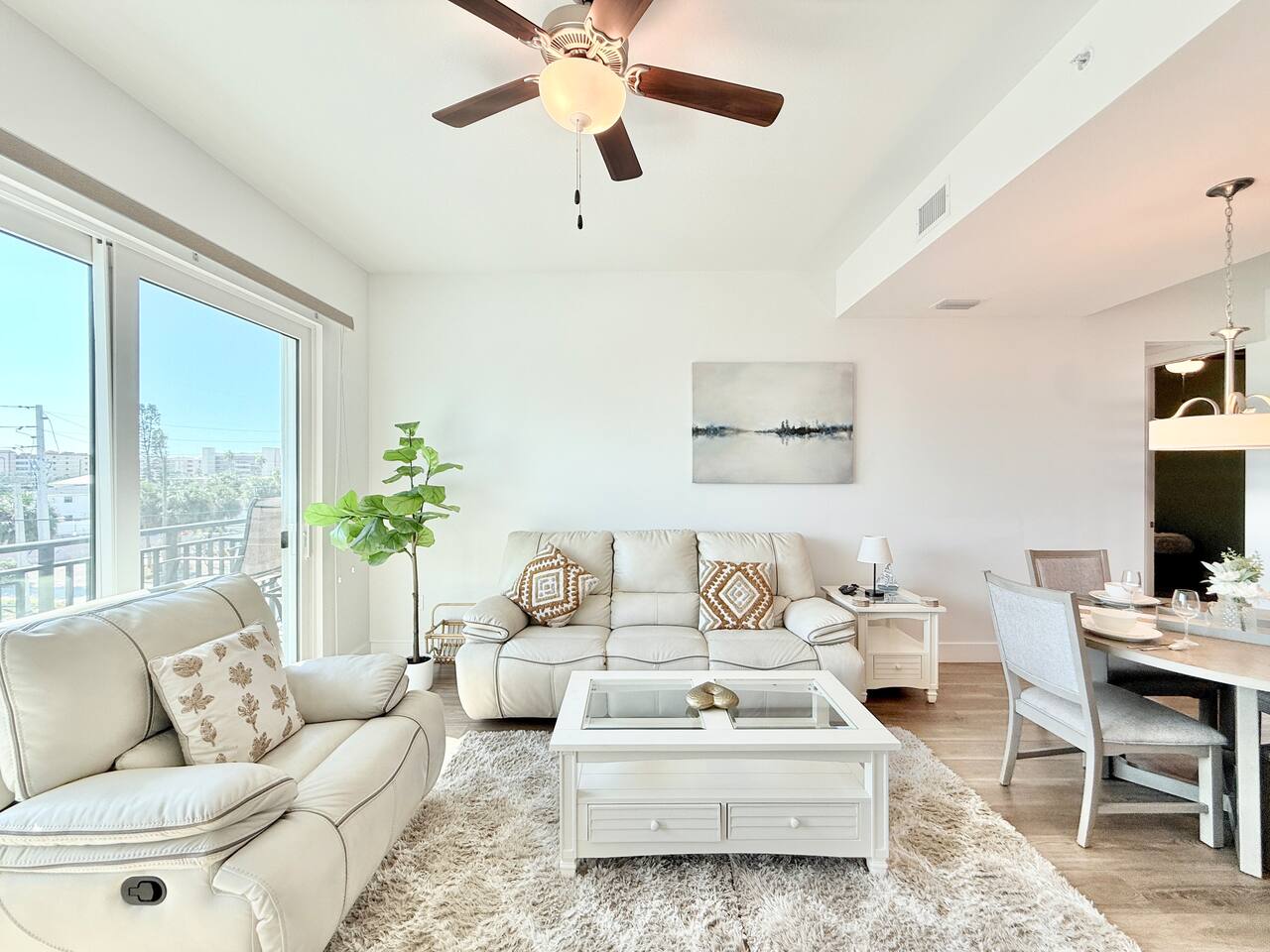 !LAST MINUTE PROMOTION!HEATED POOL&SPA-BRAND NEW-CONDO-WALK TO BEACH/SHOPS/CAFES
