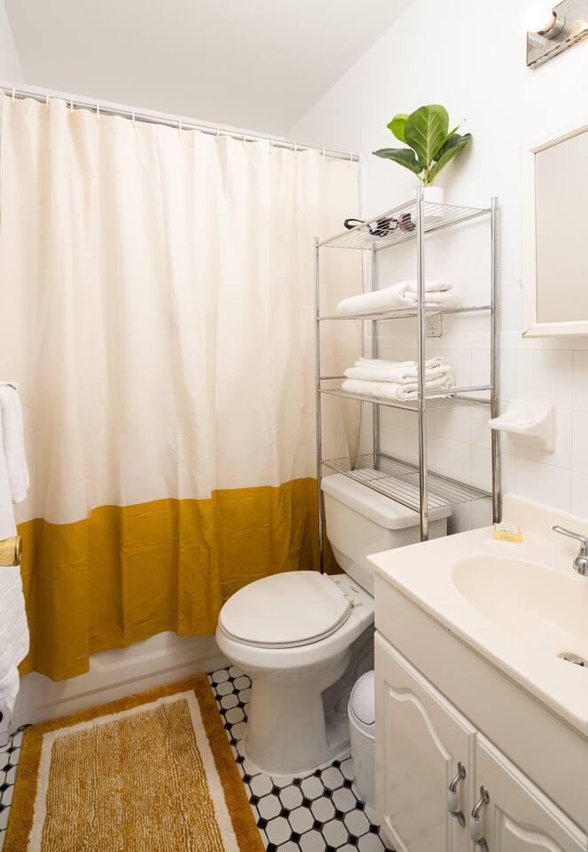 Cozy Classic Park Slope 1BD, nr Prospect Park