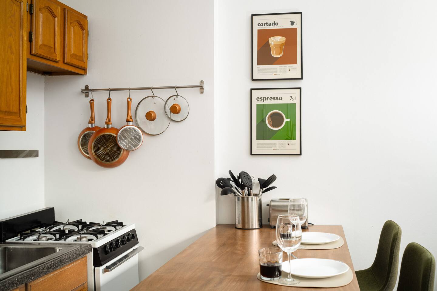 Cozy Classic Park Slope 1BD, nr Prospect Park