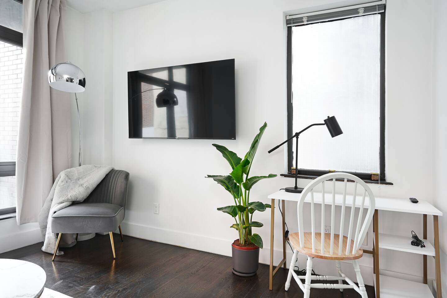 Large Upper East Side 1BD Elevator Rooftop