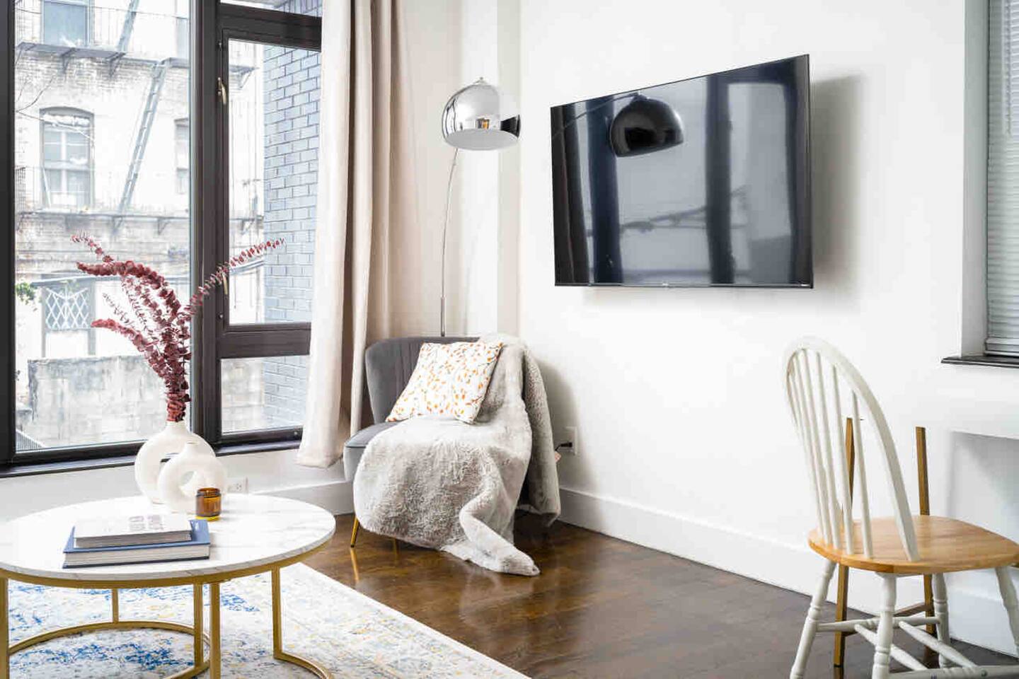 Large Upper East Side 1BD Elevator Rooftop