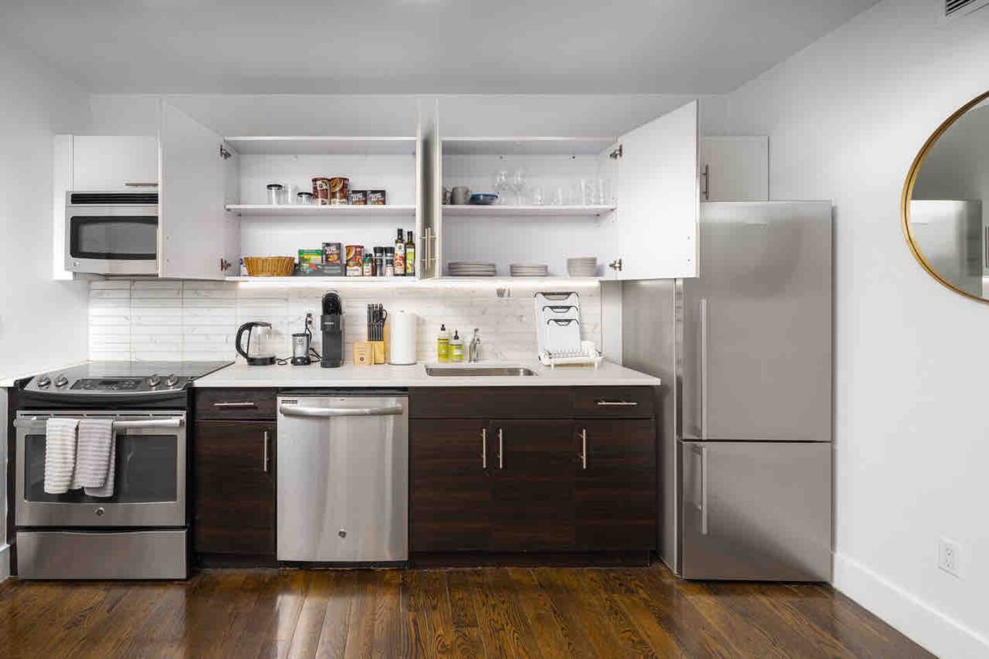 Large Upper East Side 1BD Elevator Rooftop