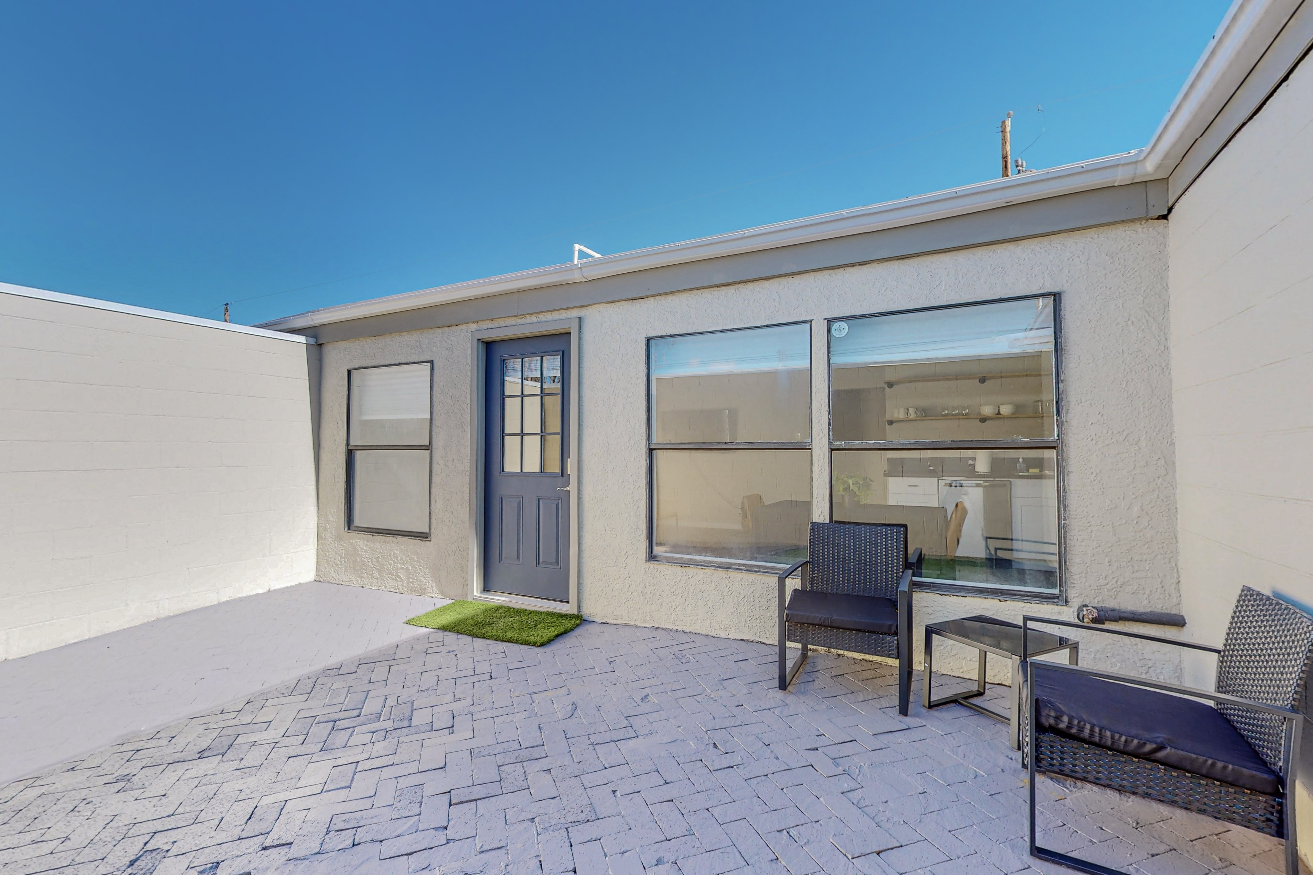 ⟫ Dog Run & Courtyard 2 Bedroom Apt w/King Bed W&D — Albuquerque — vacation rental