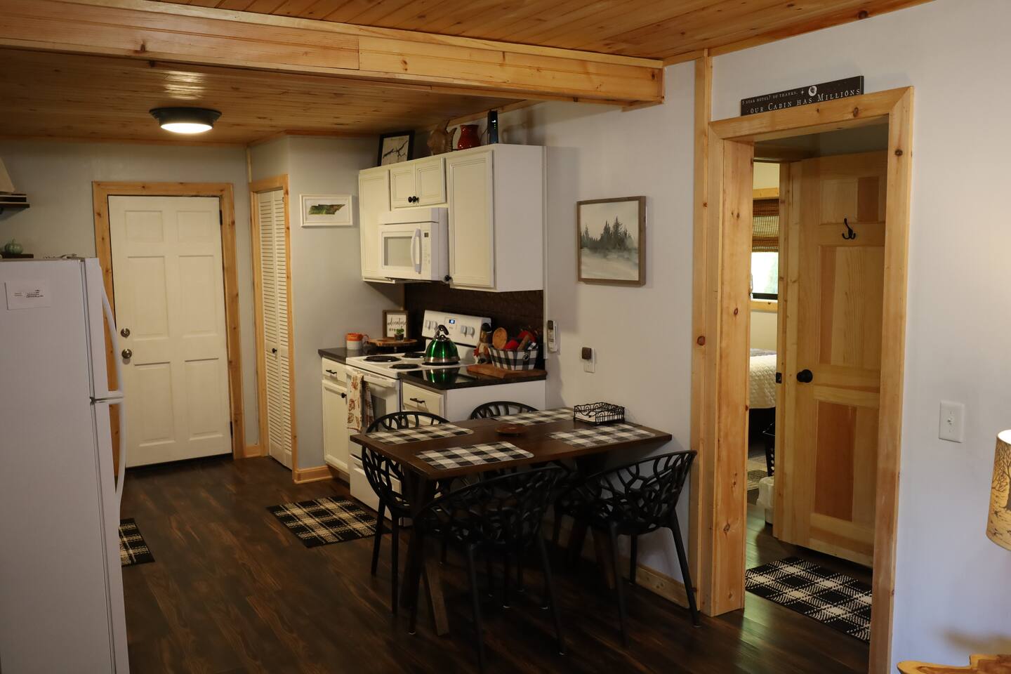 Cabin at the cove at Watauga Lake