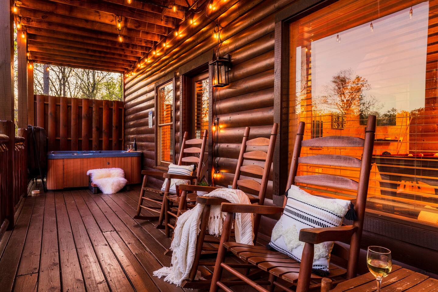 Big Family Cabin, Game Room, HotTub, Firepit, View