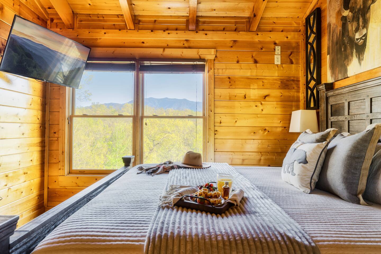 Big Family Cabin, Game Room, HotTub, Firepit, View
