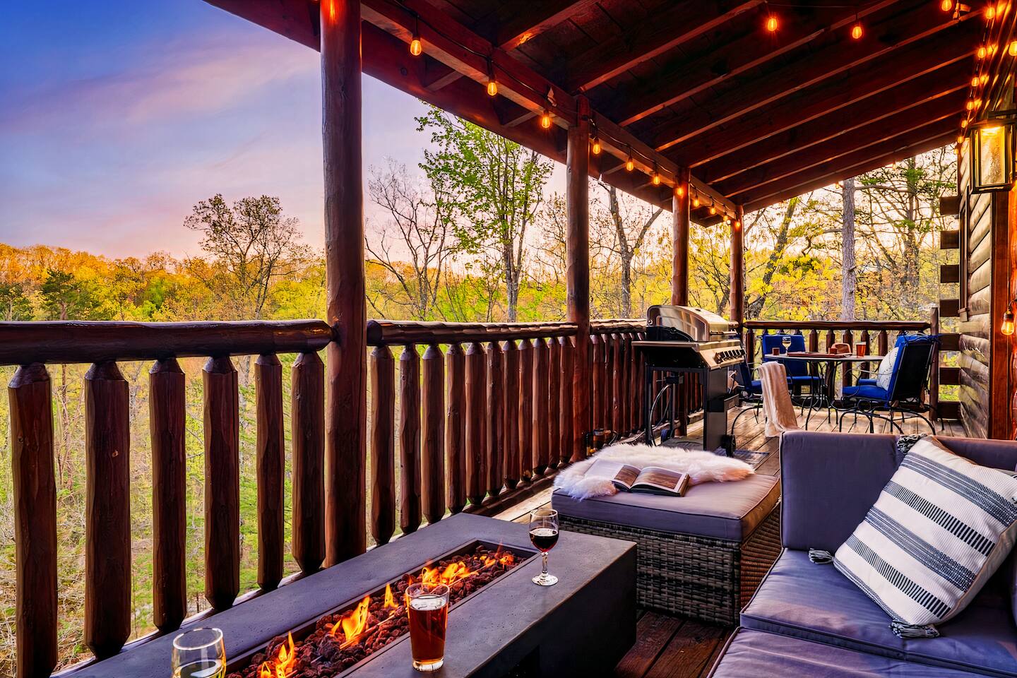 Big Family Cabin, Game Room, HotTub, Firepit, View