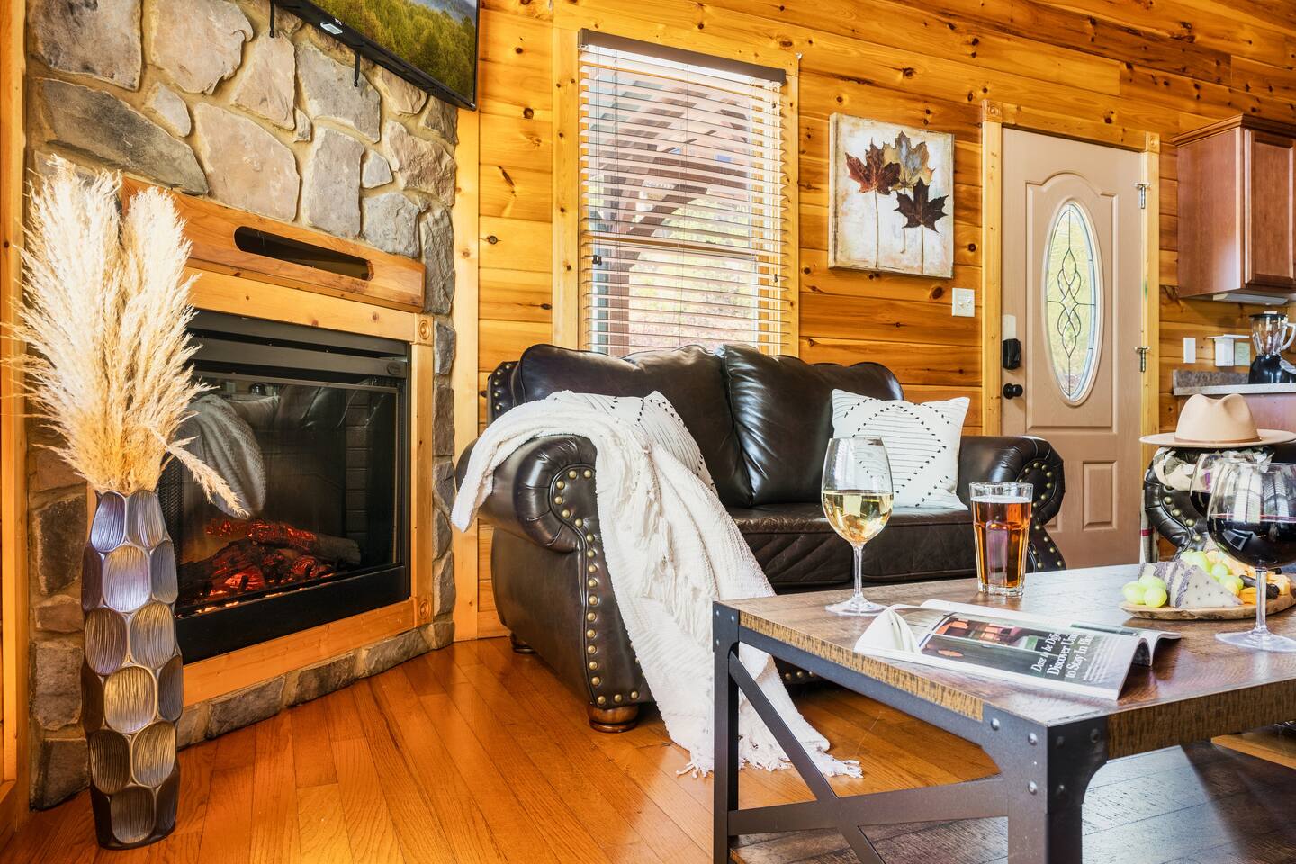 Spectacular Mtn Views, Hot Tub, Game Room, Pet OK
