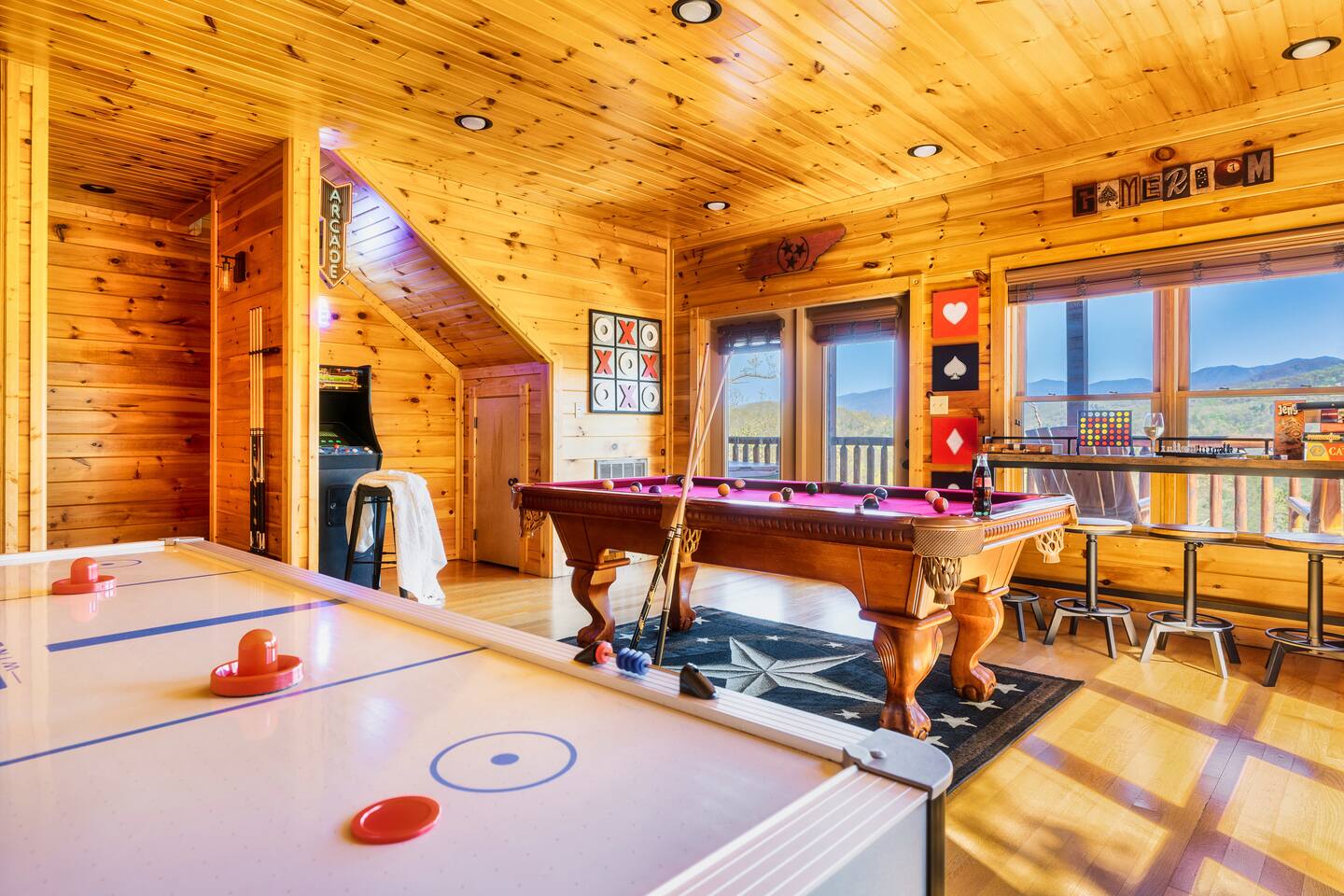 Spectacular Mtn Views, Hot Tub, Game Room, Pet OK